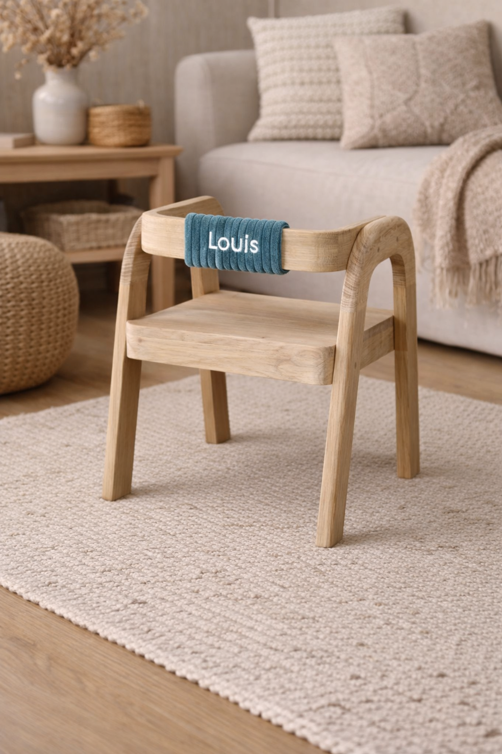 Chaise enfant en bois personnalisée – Prénom brodé – Design naturel & Montessori