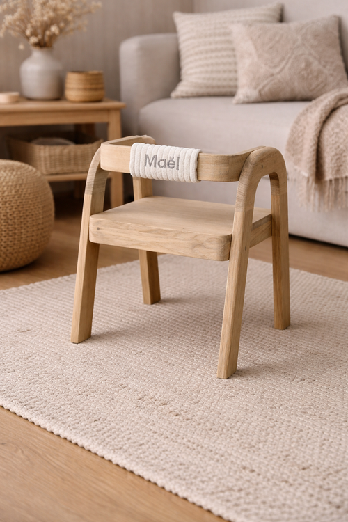 Chaise enfant en bois personnalisée – Prénom brodé – Design naturel & Montessori